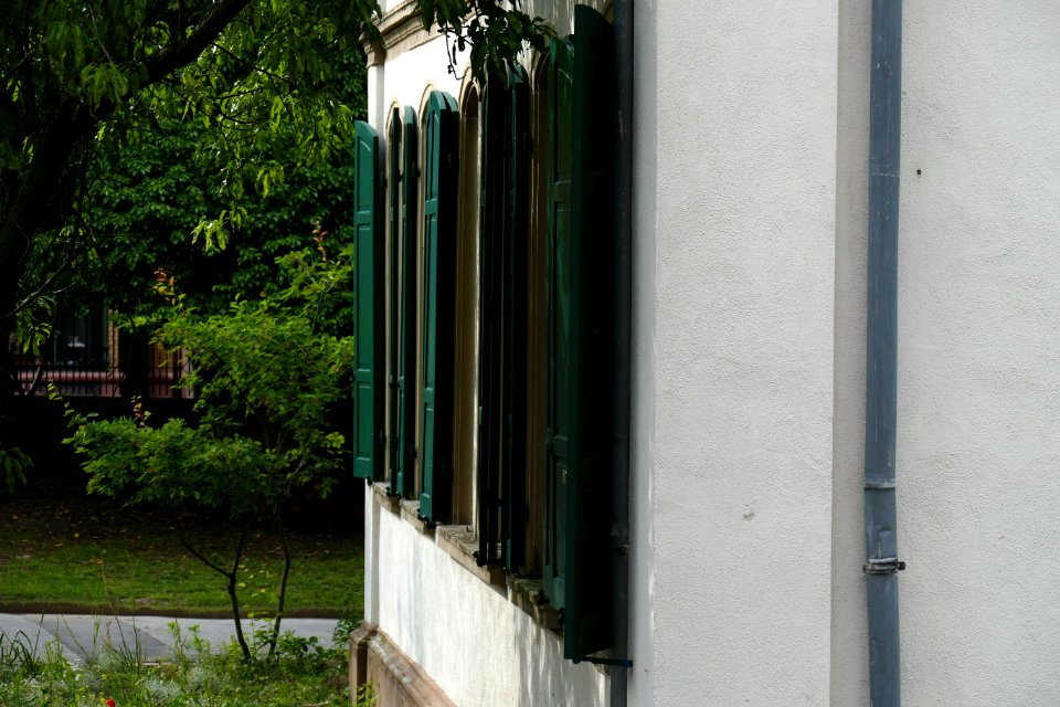 2016.06.04.163703_Window_shutters_Evangelisches_Pfarramt_Ladenburg