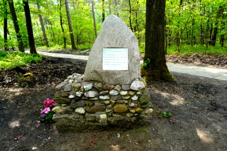 20160517_Monument_het_verscholen_dorp_Vierhouten