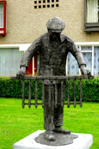 20160520_De_kaarsenmaker_door_Niek_van_Leest_1980_Deken_Baekerstraat_Schijndel