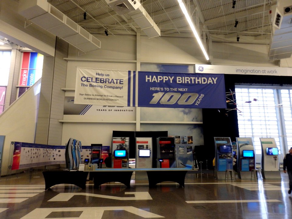 2016.10.13.114311_Exhibit_hall_Future_of_Flight_Center_&_Boeing_Tour_Everett_Washington