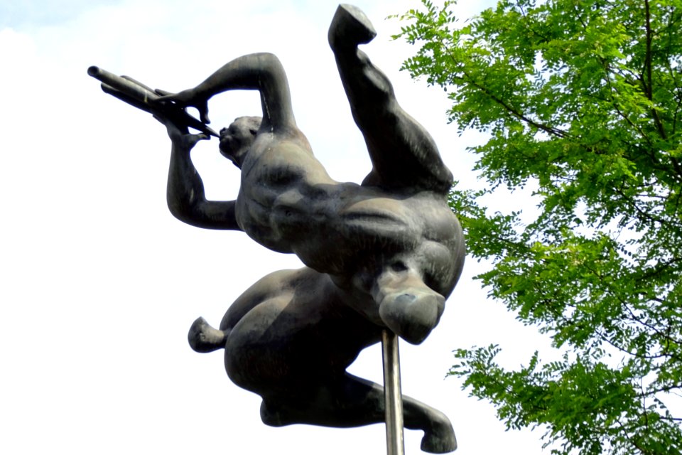 20160521_Fluitspelende_centaur_1981_door_Fons_Bemelmans_Schijndel