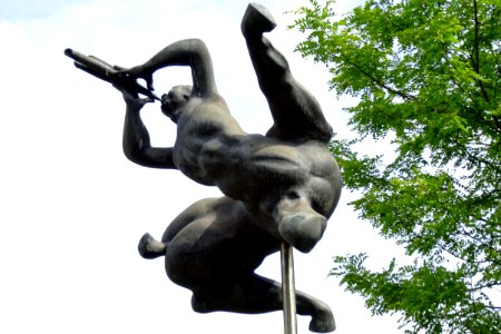 20160521_Fluitspelende_centaur_1981_door_Fons_Bemelmans_Schijndel