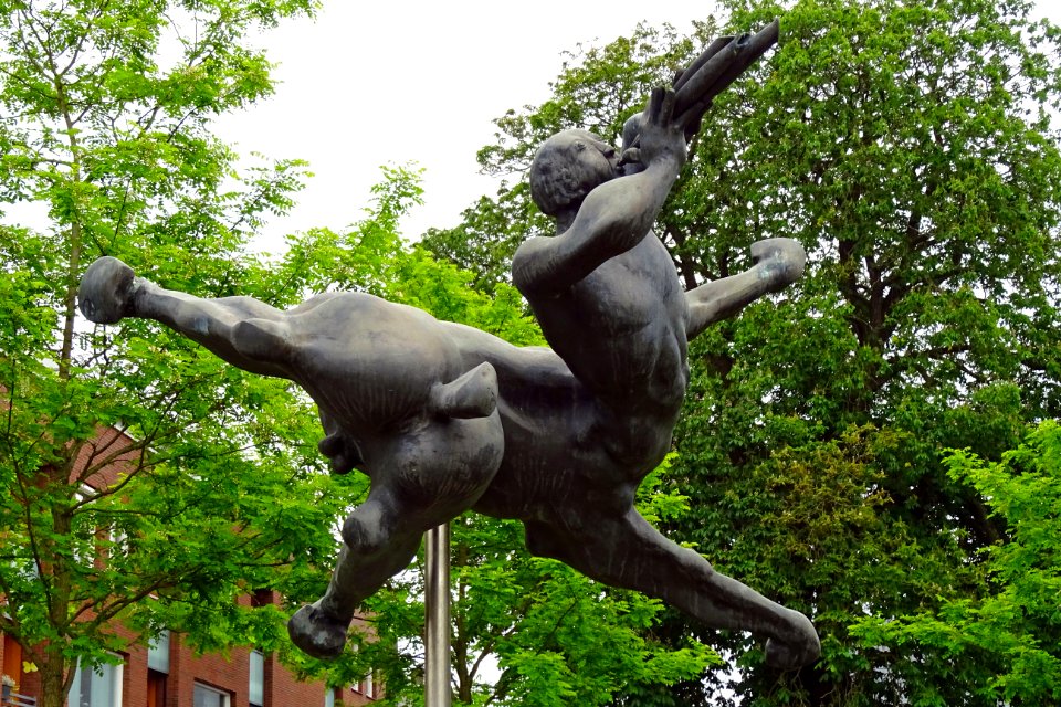 20160520_Fluitspelende_centaur1_1981_door_Fons_Bemelmans_Schijndel