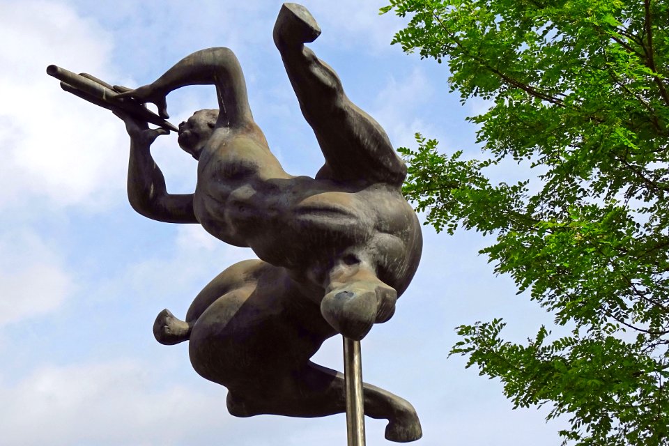 20160520_Fluitspelende_centaur2_1981_door_Fons_Bemelmans_Schijndel