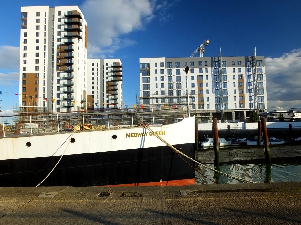 2016_Medway_Queen,_Gillingham_Pier3505c