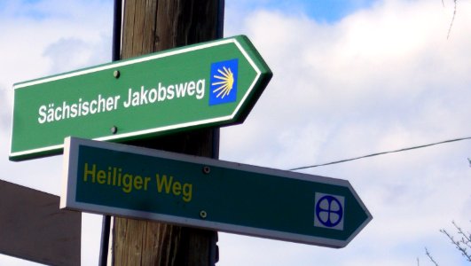 2016_Pohrsdorf_Wanderwegweiser_Kirchweg_alte_Schule
