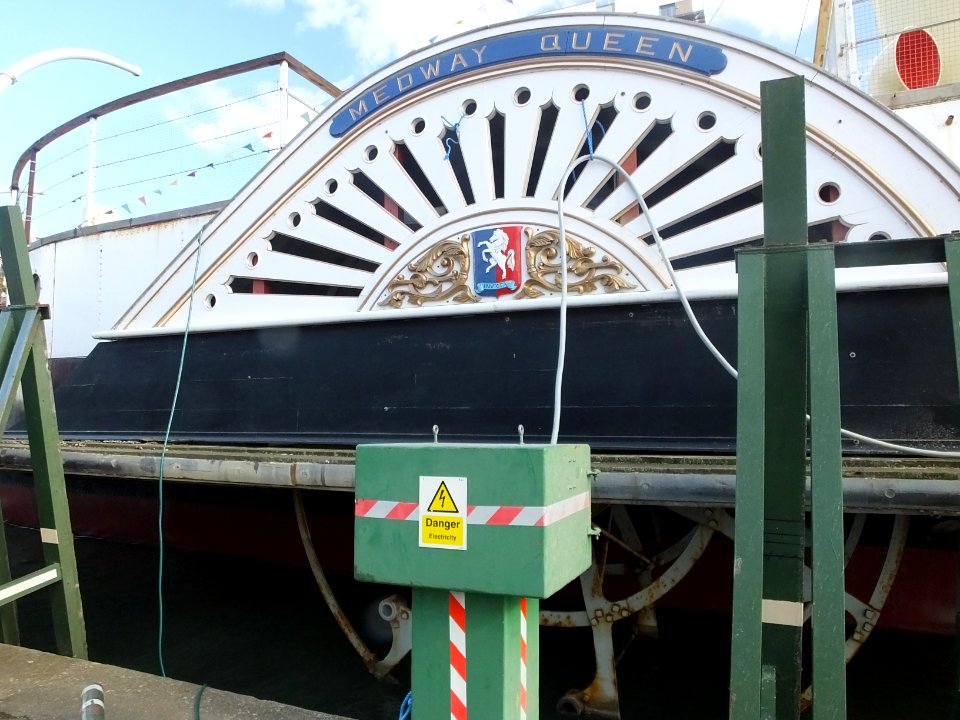2016_Medway_Queen,_Gillingham_Pier3503