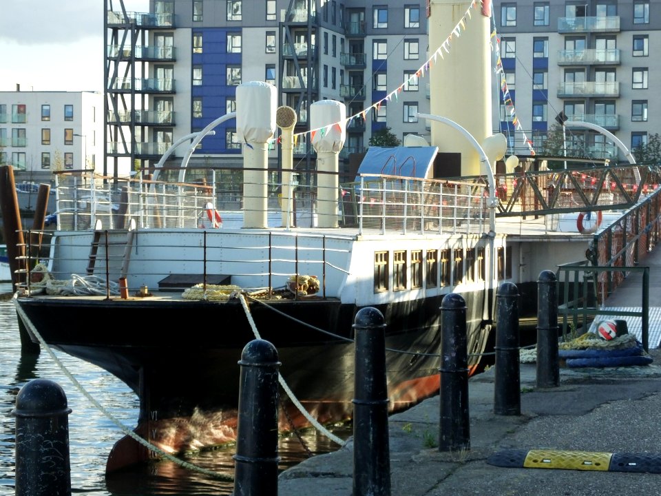 2016_Medway_Queen,_Gillingham_Pier3510
