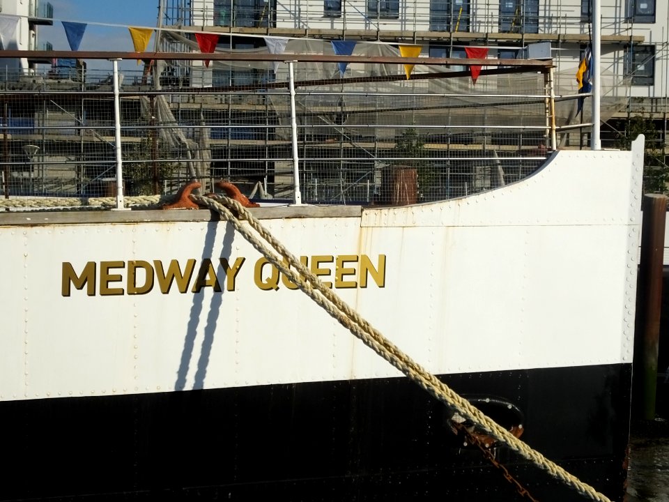 2016_Medway_Queen,_Gillingham_Pier3506