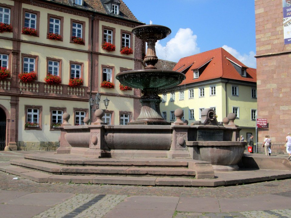 20180905Marktbrunnen_Neustadt1