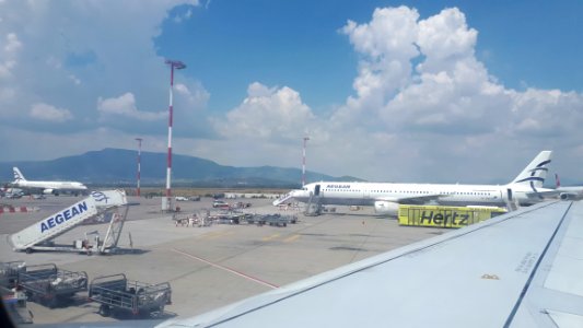 20180729_121723_aegean_aircraft_athens_airport_july_2018