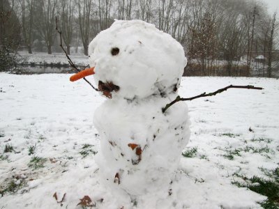 20181216Schneemann_Saarbrücken01