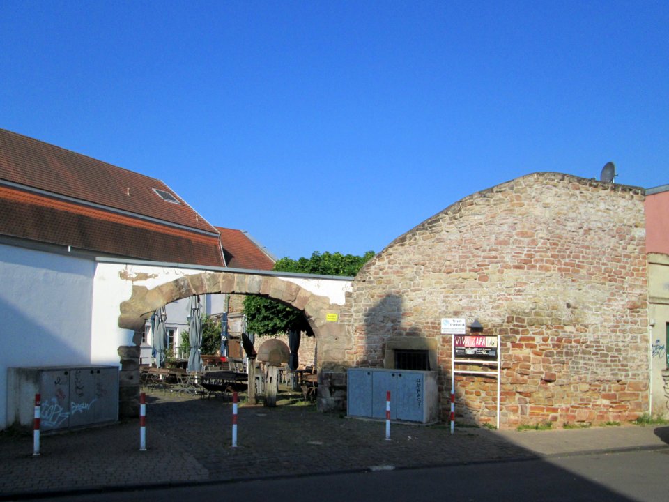 20180511Torbogen_Neugäßchen4