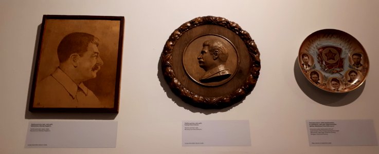 20181223_152145_National_History_Museum_of_Latvia_in_Riga._Stalin's_portraits