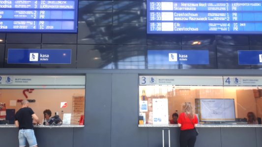 20180520-115552-lodz-fabryczna-ticket-counters-may-2018
