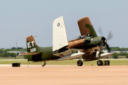 20180512_A-1H_Skyraider_Dyess_AFB_Air_Show_2018_2