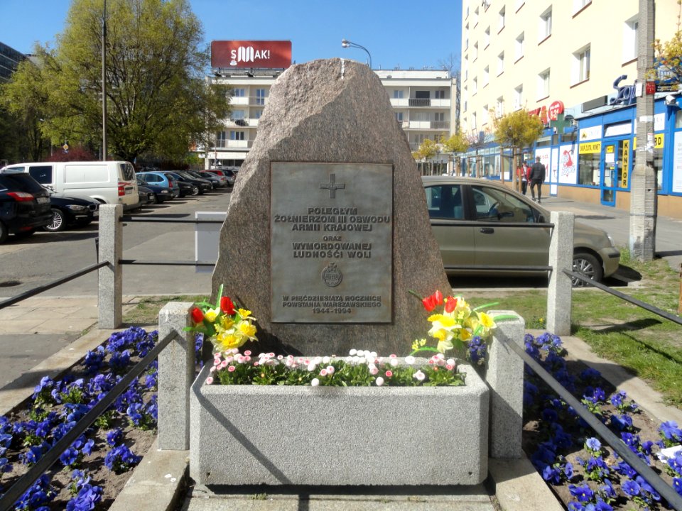 2019_Warszawa_Wolska-Młynarska,_upamiętnienie_rzezi_Woli,_2