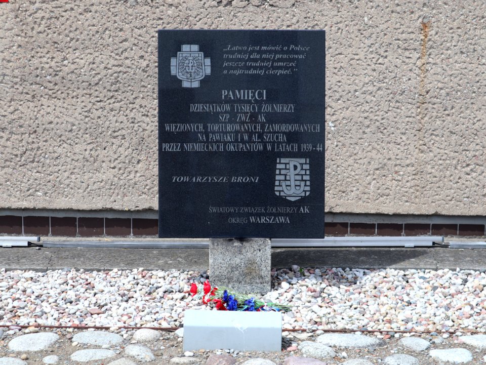 2019_Warszawa_Pawiak,_10