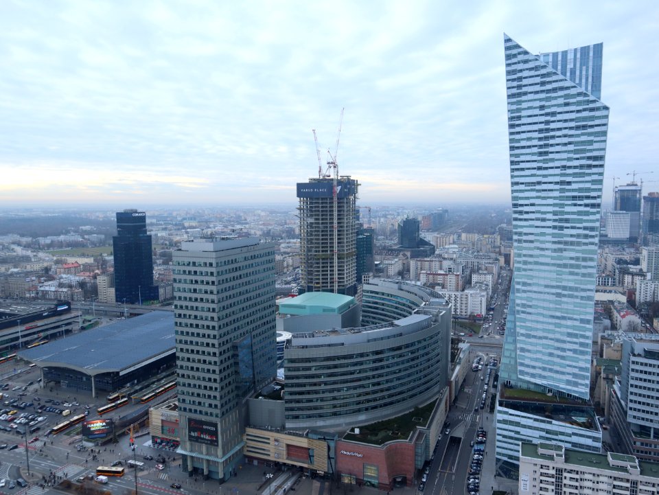2019_Warszawa_widok_z_PKiN_na_zachód,_4
