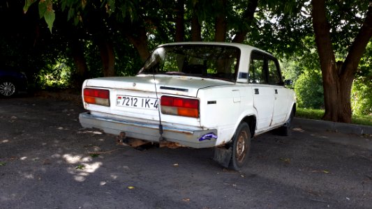 20180812_soviet_car_belarusian_registration_plate_august_2018