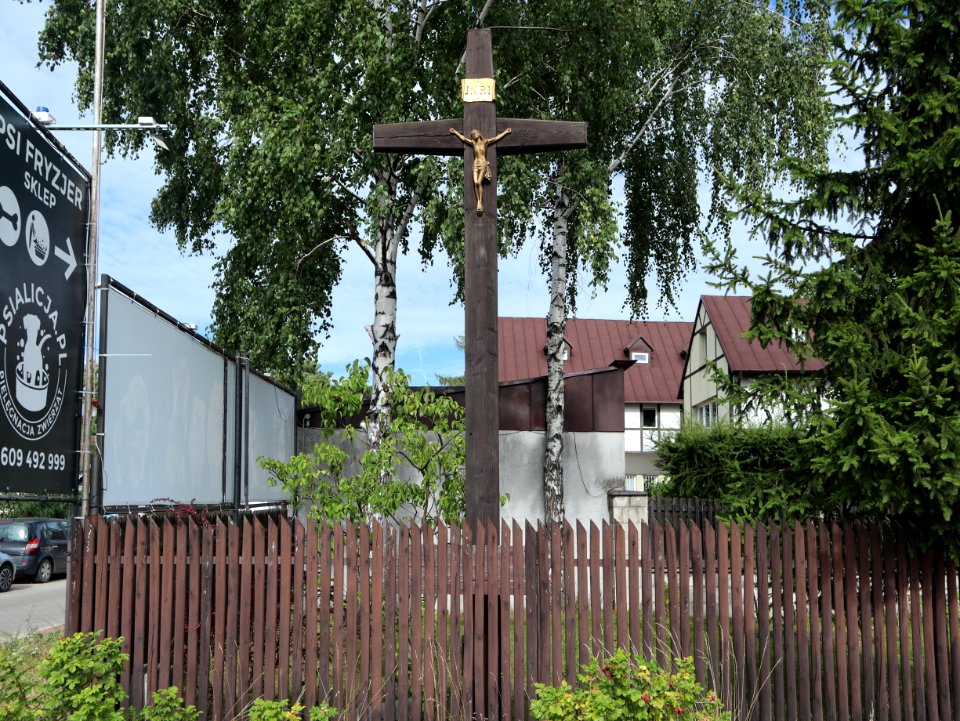 2019_Warszawa_Patriotów-Oliwkowa,_krzyż