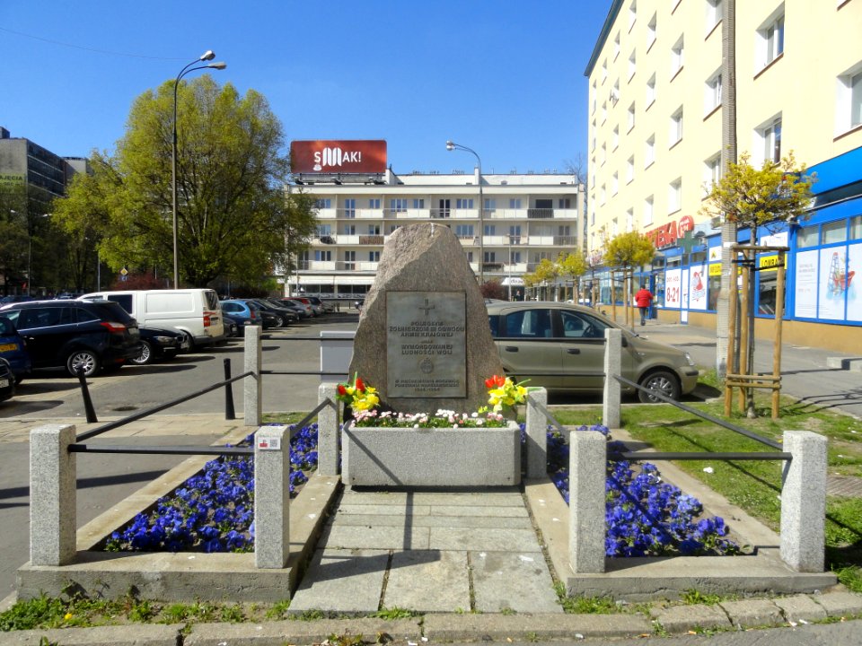 2019_Warszawa_Wolska-Młynarska,_upamiętnienie_rzezi_Woli,_1