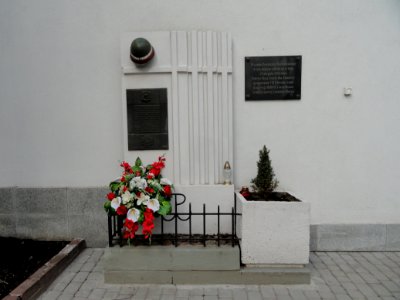 2019_Warszawa_Poznańska_12,_miejsce_pamięci,_1