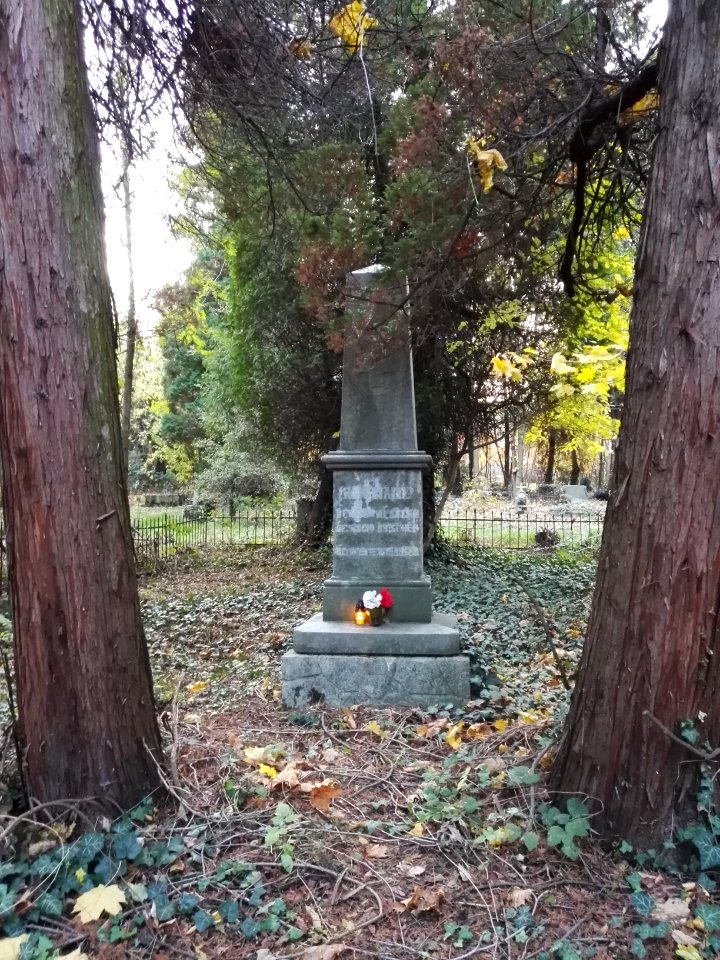 20181101_Deaconesses_grave_Bielitz