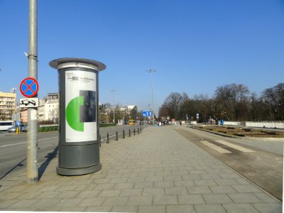 2019_Warszawa_Plac_na_Rozdrożu,_słup_ogłoszeniowy,_1