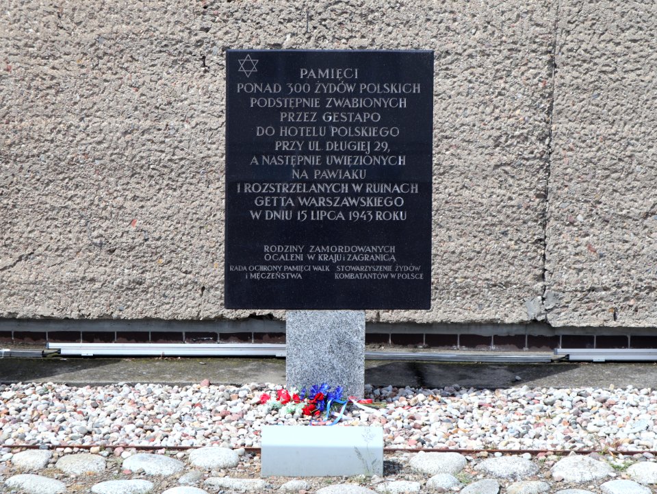 2019_Warszawa_Pawiak,_25