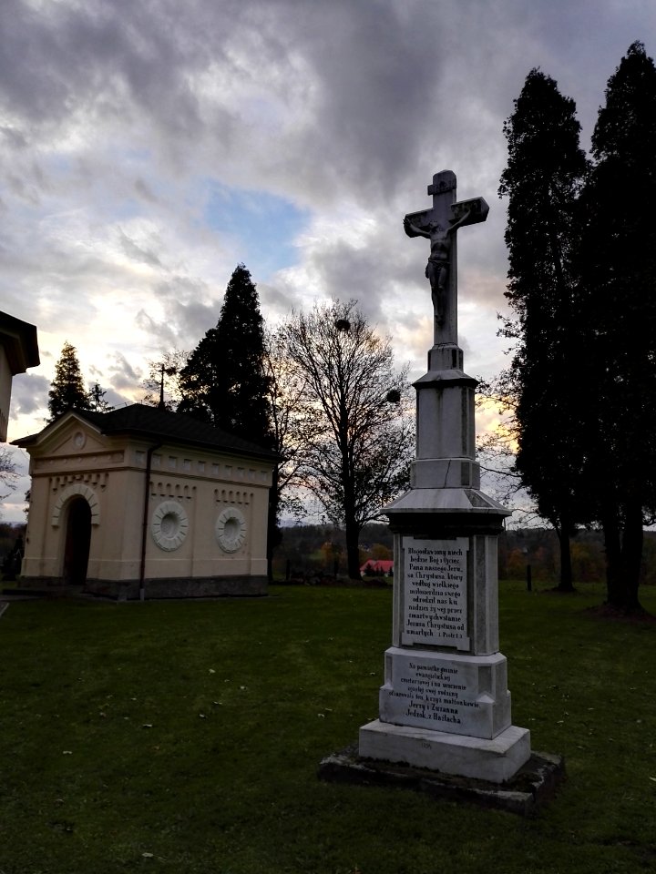 20181030_Hazlach_cemetery_cross