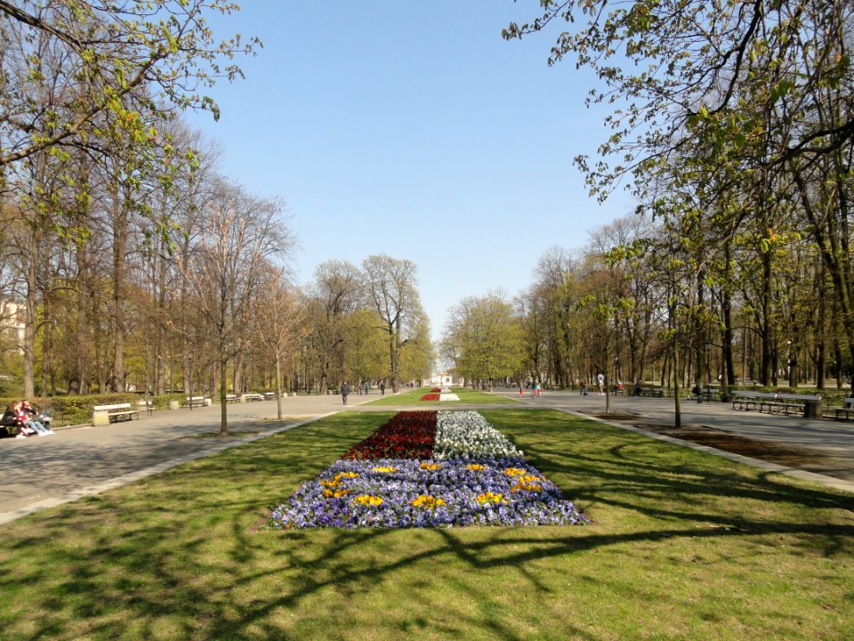 2019_Warszawa_Ogród_Saski,_3