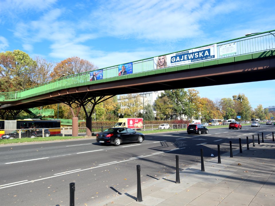 2019_Warszawa_Wawelska,_kładka