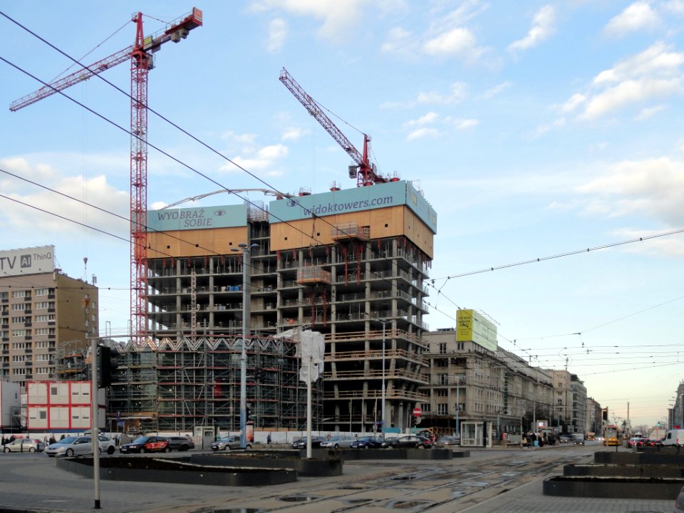 2019_Rondo_Dmowskiego_i_Widok_Towers,_2