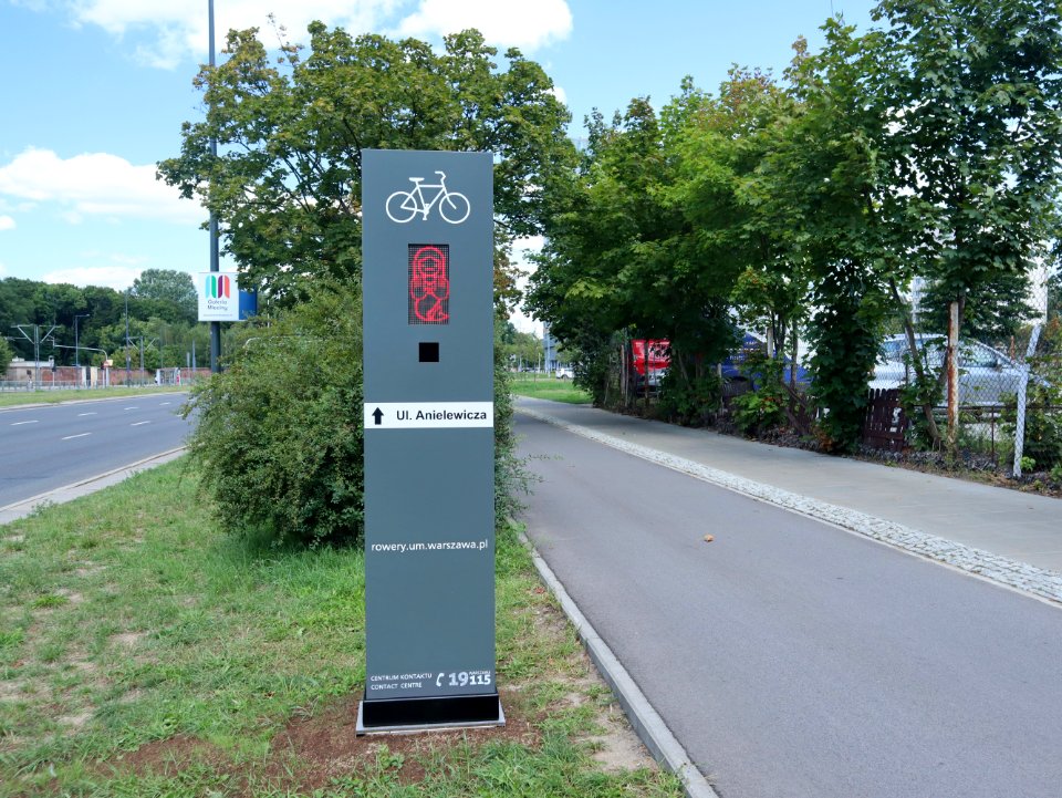 2019_Warszawa_totem_rowerowy,_4