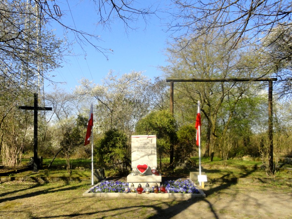 2019_Warszawa_Szubienica_na_Woli,_1