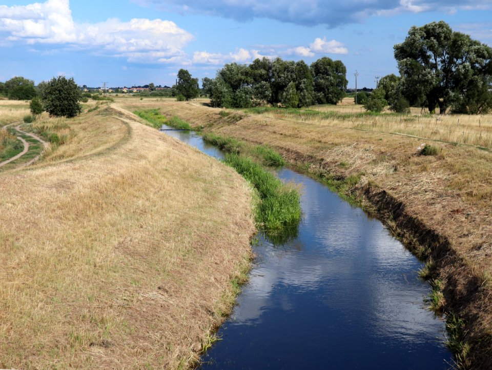 2019_Warszawa_rzeka_Długa,_2