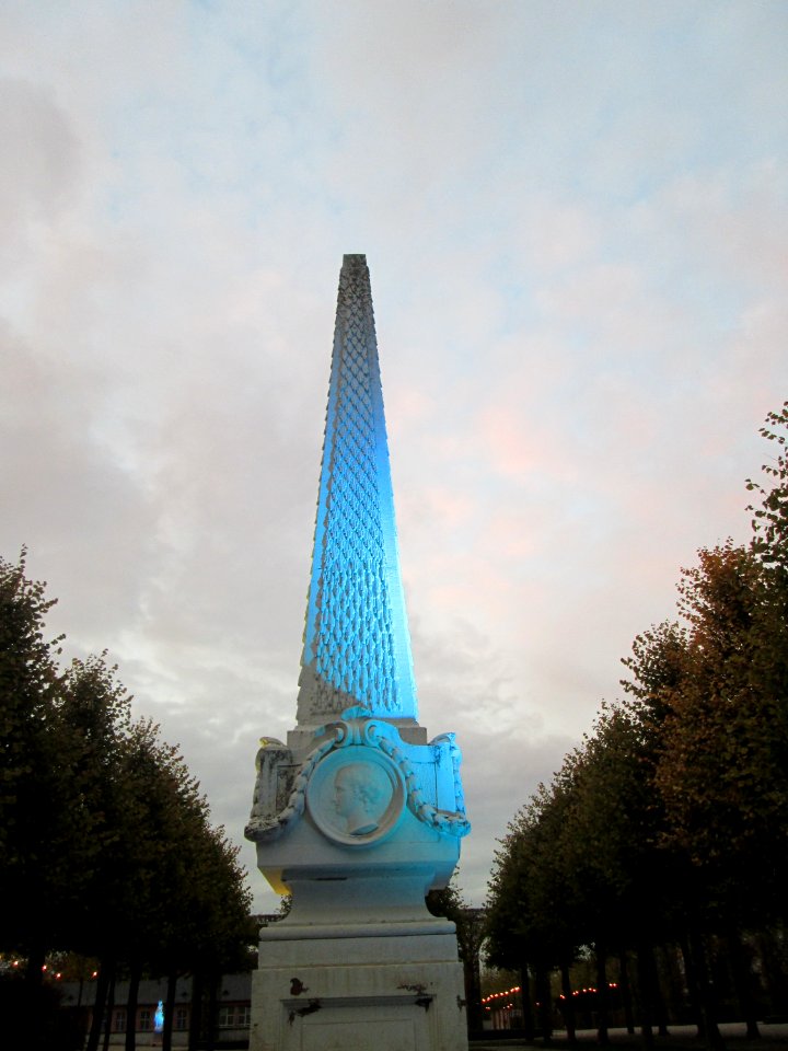 20181102Obelisk_Schwetzingen