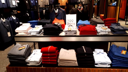 20181109_KUBENZ_clothing_shop_in_the_Manufaktura,_Lodz._November_2018_003