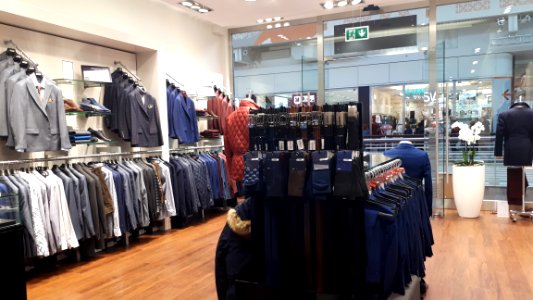 20181104_123823_Pawo_clothes_store_in_Lodz,_Poland_november_2018