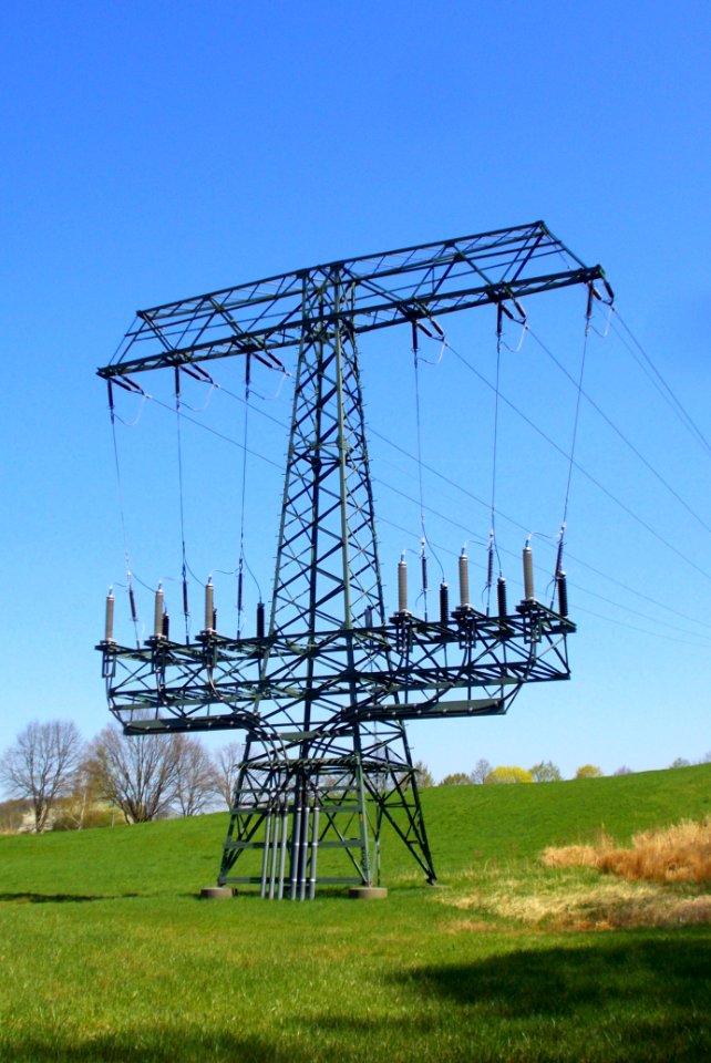 2018_110_kV-Endmast_mit_Doppelübergang