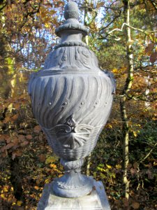 20181111Bleivase_Urnenallee1