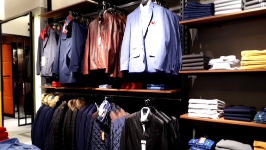 20181109_KUBENZ_clothing_shop_in_the_Manufaktura,_Lodz._November_2018