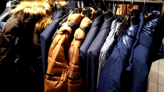 20181103_201222_Bytom_clothing_shop,_Manufaktura,_Lodz