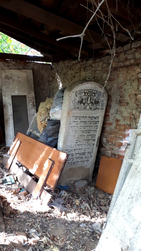 20171004_140528_Old_Jewish_Cemetery_in_Bacău