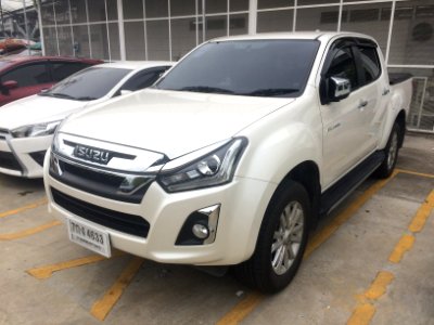 2018_Isuzu_D-Max_Hi_Lander_Cab-4_Z-Prestige_1.9_Ddi_Blue_Power_03