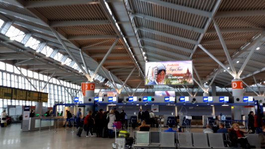20180121-124518-warsaw-chopin-airport-2018