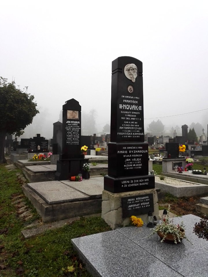 2018_Petřvald_cemetery_4