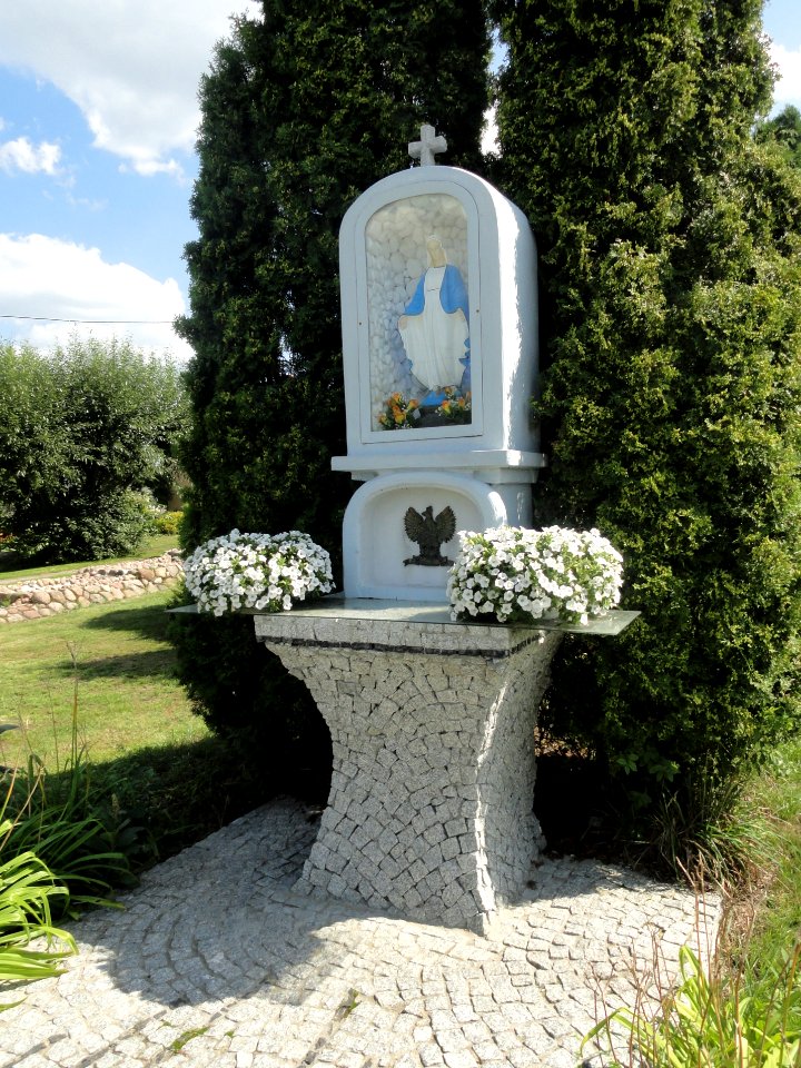 2018_Nowe_Załubice,_kapliczka