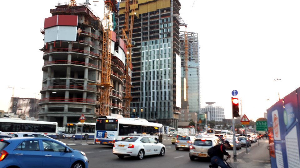 20180103-164323-tel-aviv-israel-begin-road